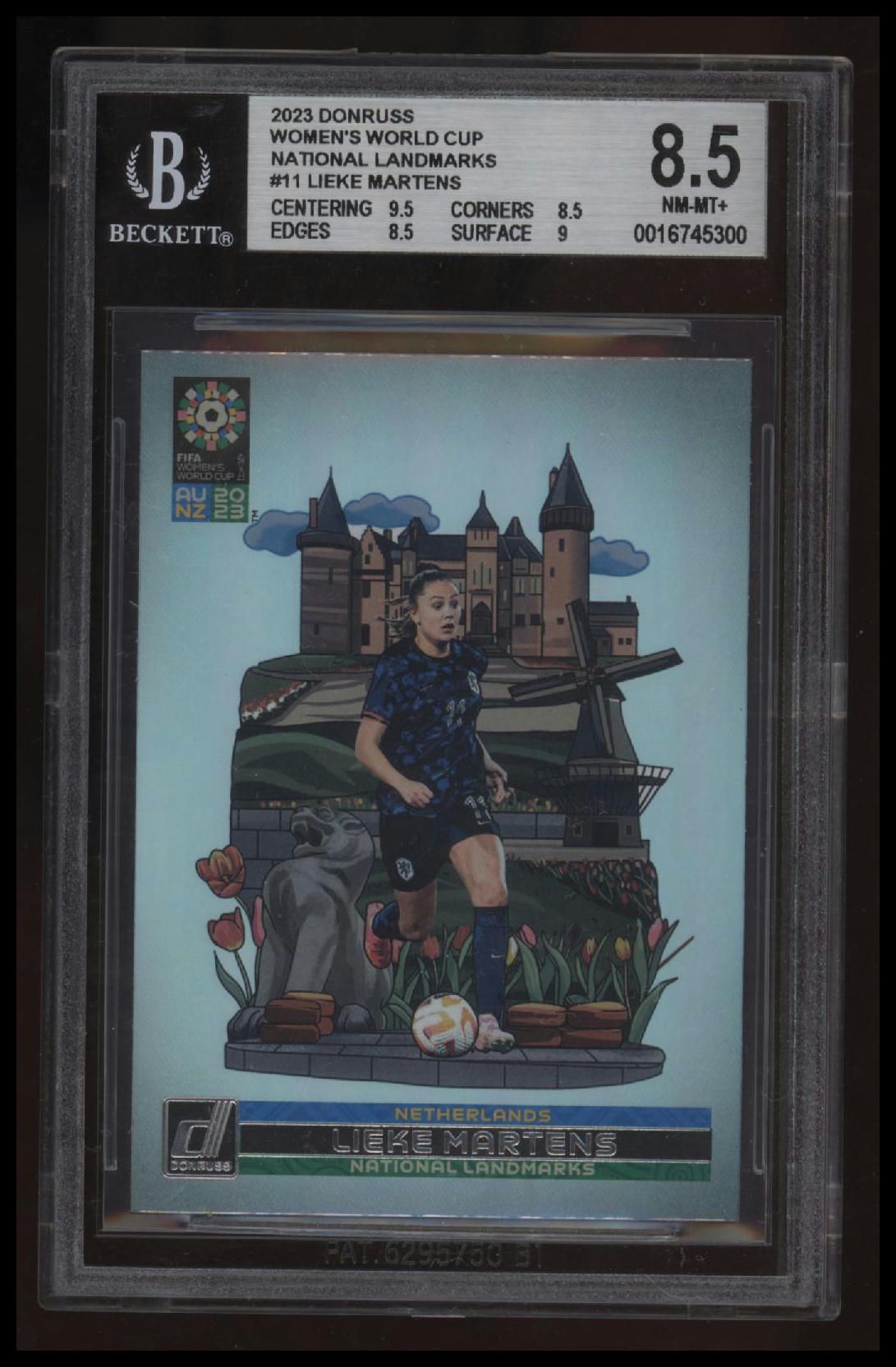 2023 Donruss Women&#39;s World Cup National Landmarks Lieke Martens BGS 8.5